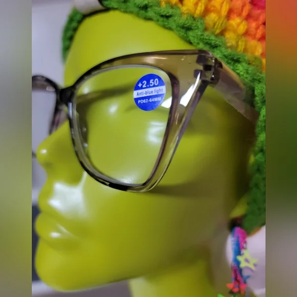 Readers +2.50 - Picture 2 of 2